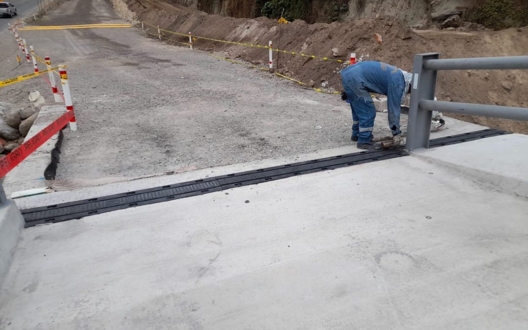 Juntas de dilatación para el puente sobre el rio Machángara en Nayón