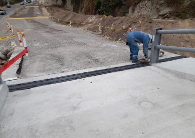 Juntas de dilatación para el puente sobre el rio Machángara en Nayón