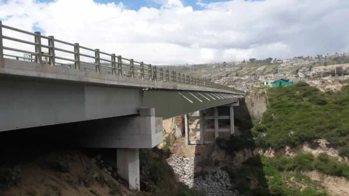 Juntas de dilatación para Puentes para Escuela Milenio en la Simón Bolívar-Quito