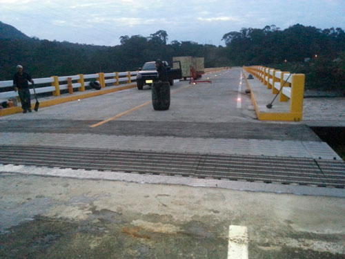 Juntas de dilatación (JCV-2800) para el puente del río Aguarico en Sucumbios