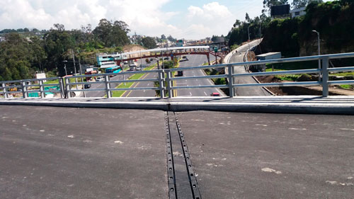 Juntas de dilatación para el puente sobre la Autopista Rumiñahui en Quito