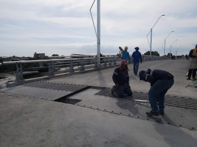 Juntas de dilatación para puente sobre Estero Mogollón en Guayaquil