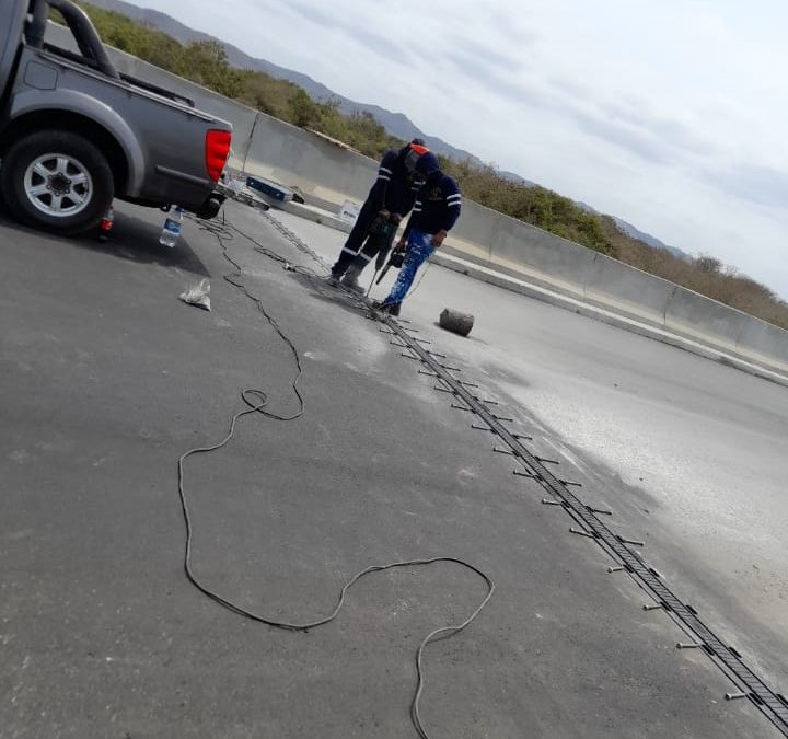 Juntas de dilatación para el puente del Puerto Engabao en Playas